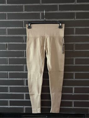 NWT beige Set Active full length leggings 🍦✨